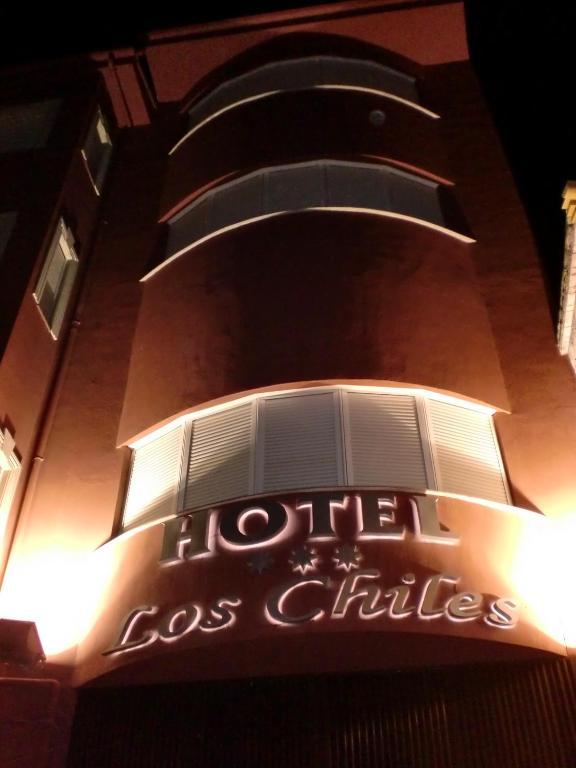 Hotel Los Chiles ビジャヌエバ・デル・アルソビスポ エクステリア 写真