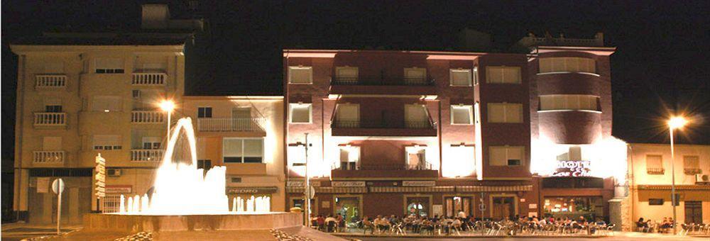 Hotel Los Chiles ビジャヌエバ・デル・アルソビスポ エクステリア 写真