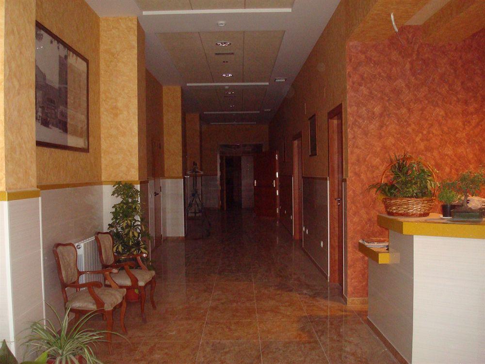 Hotel Los Chiles ビジャヌエバ・デル・アルソビスポ エクステリア 写真